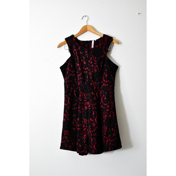 HeartSoul Dresses & Skirts - Heartsoul Lace Fit and Flare Dress Womens XL Red Black Floral Mini Sleeveless‎